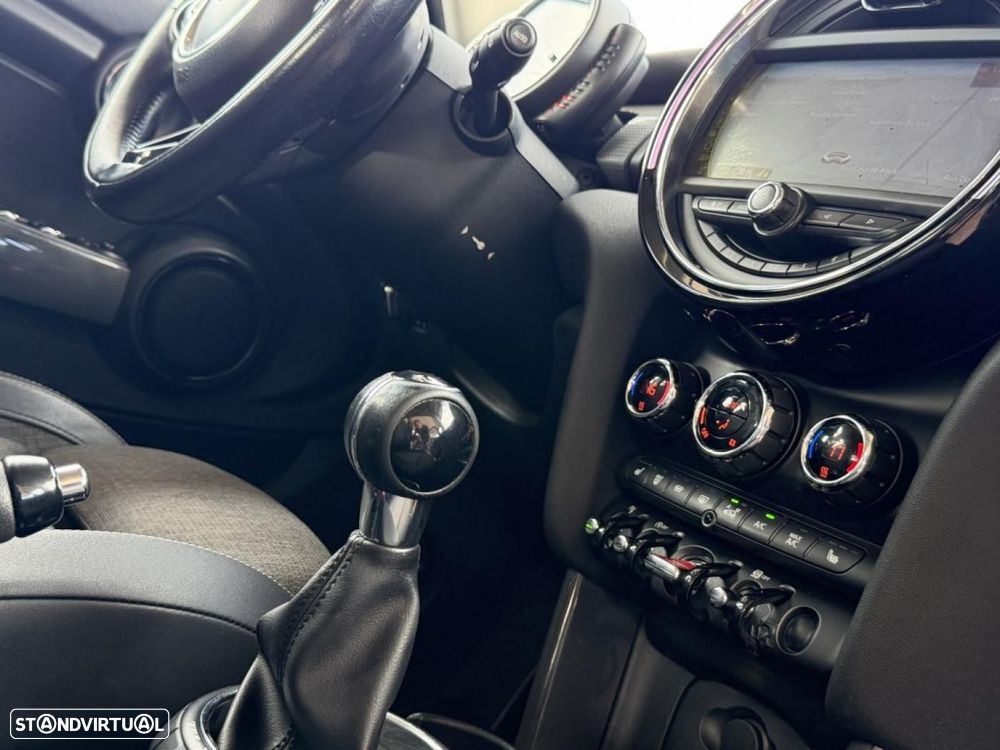 MINI 5 Portas Cooper D 4Business - 19