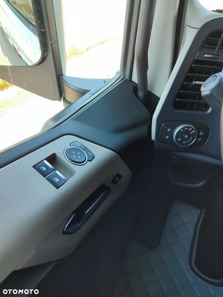 Ford FMAX - 20