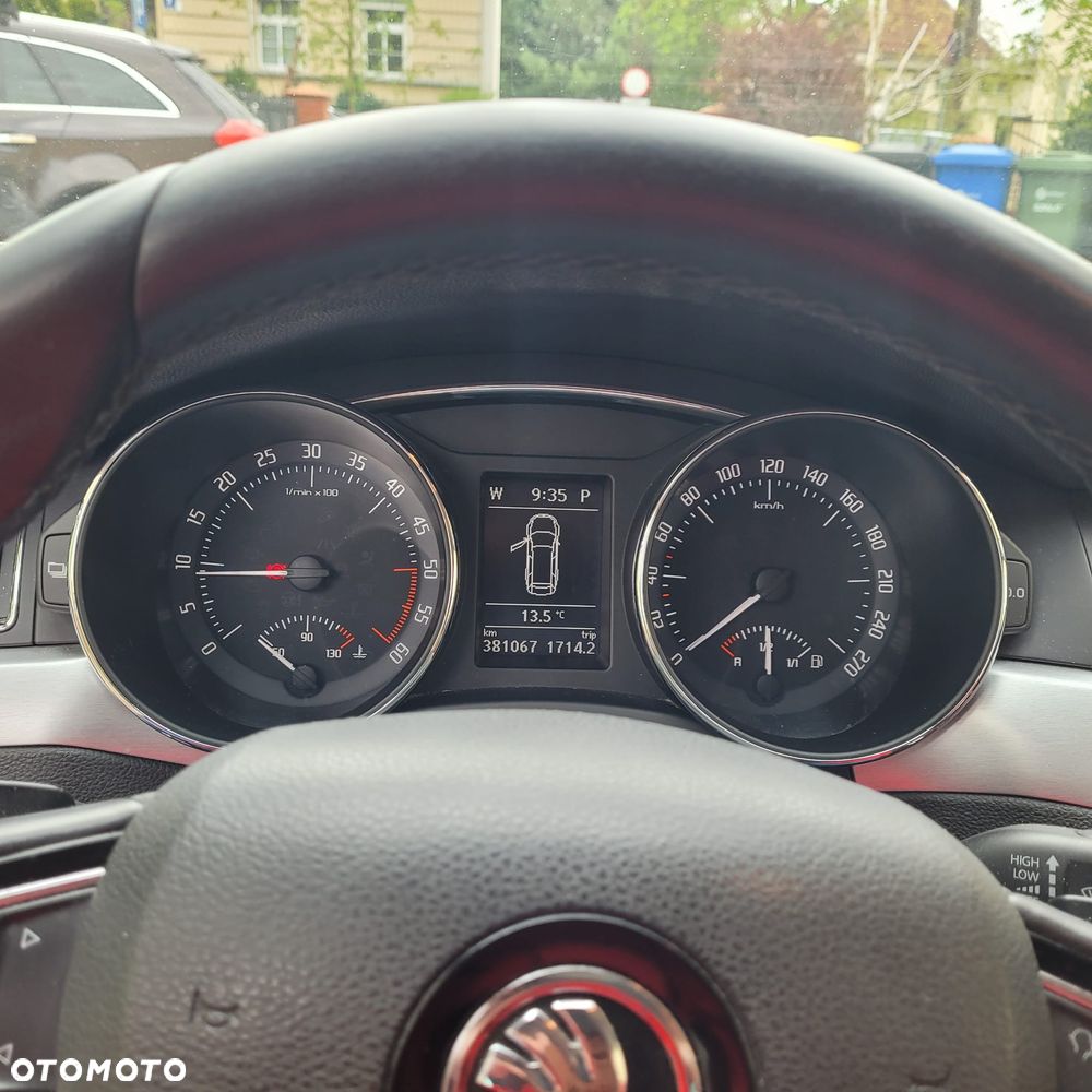 Skoda Superb 2.0 TDI 4x4 Platinum Outdoor DSG - 5