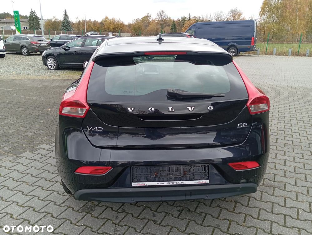 Volvo V40 D2 Momentum - 4