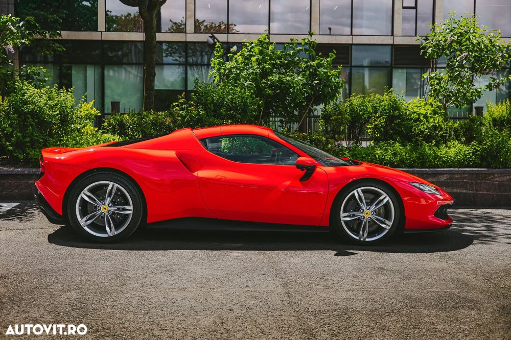 Ferrari 296 GTS - 9