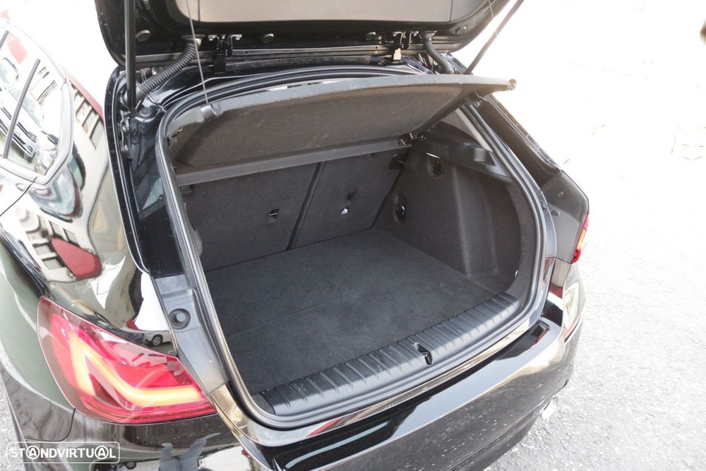 BMW 118 d Pack Desportivo M — fotografia 16