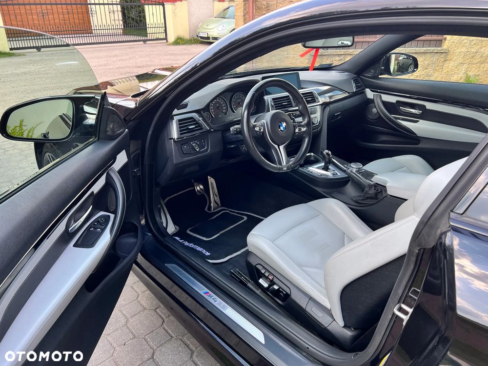 BMW M4 DKG - 15
