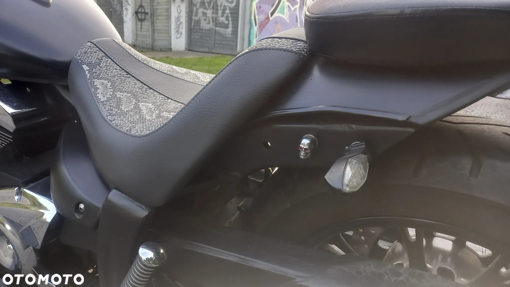 Yamaha XVS - 6
