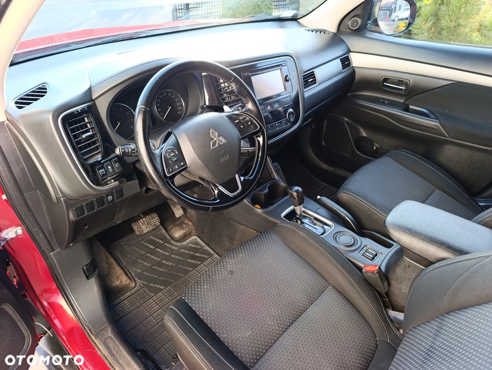 Mitsubishi Outlander 2.0 Instyle Navi CVT - 13