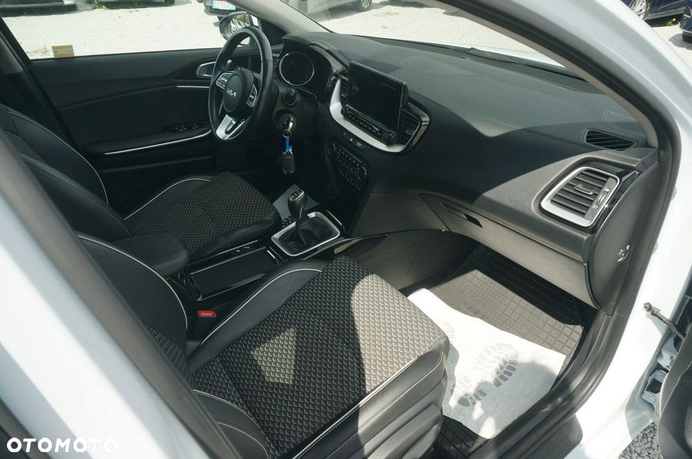 Kia Ceed 1.5 T-GDI Business Line - 27