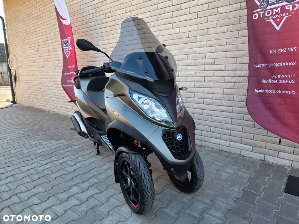 Piaggio MP-3 - 10