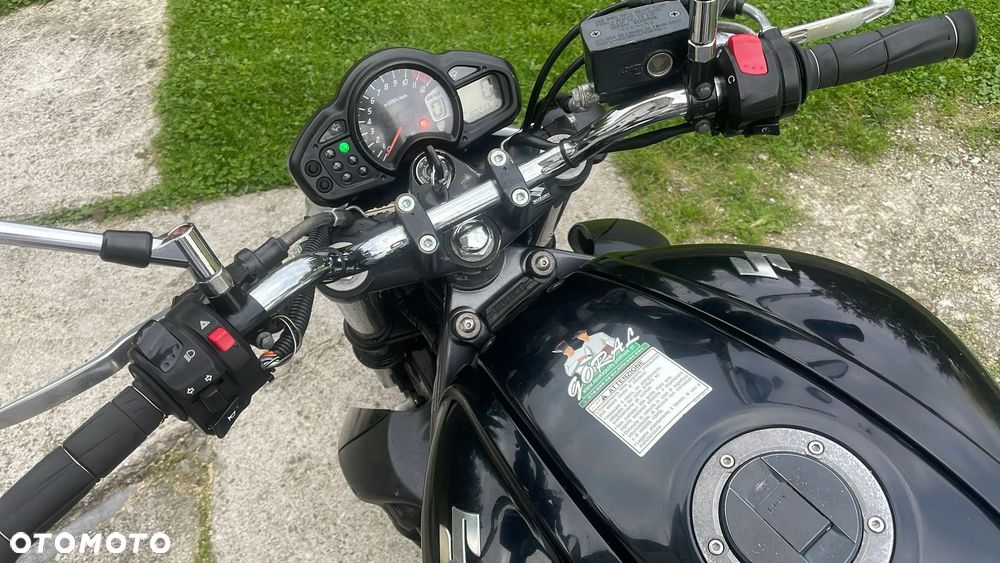 Suzuki Gladius - 2