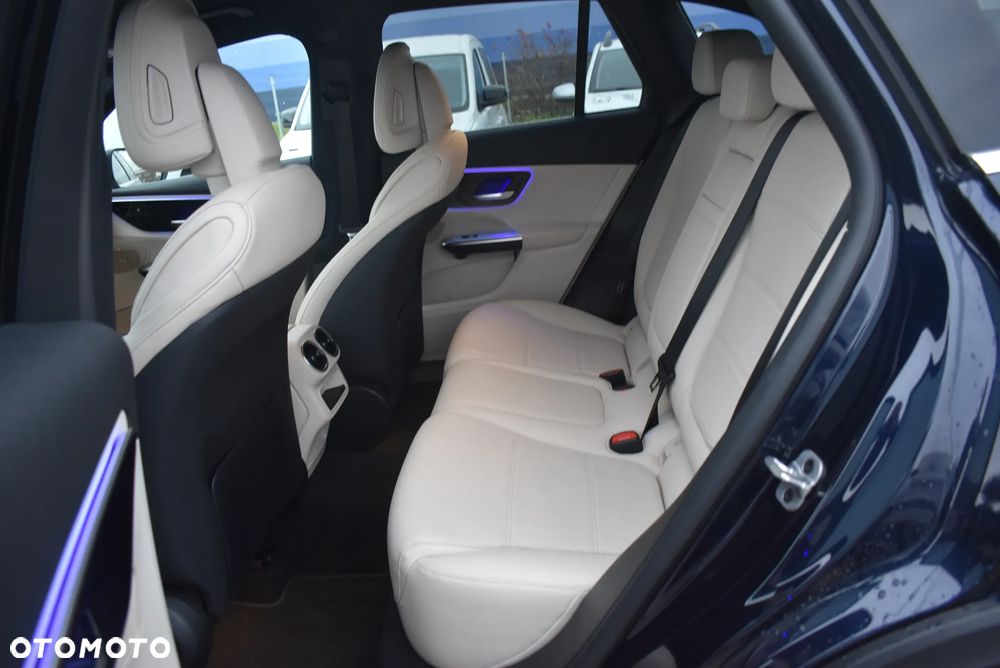 Mercedes-Benz GLC 300 de PHEV 4-Matic Avantgarde - 11