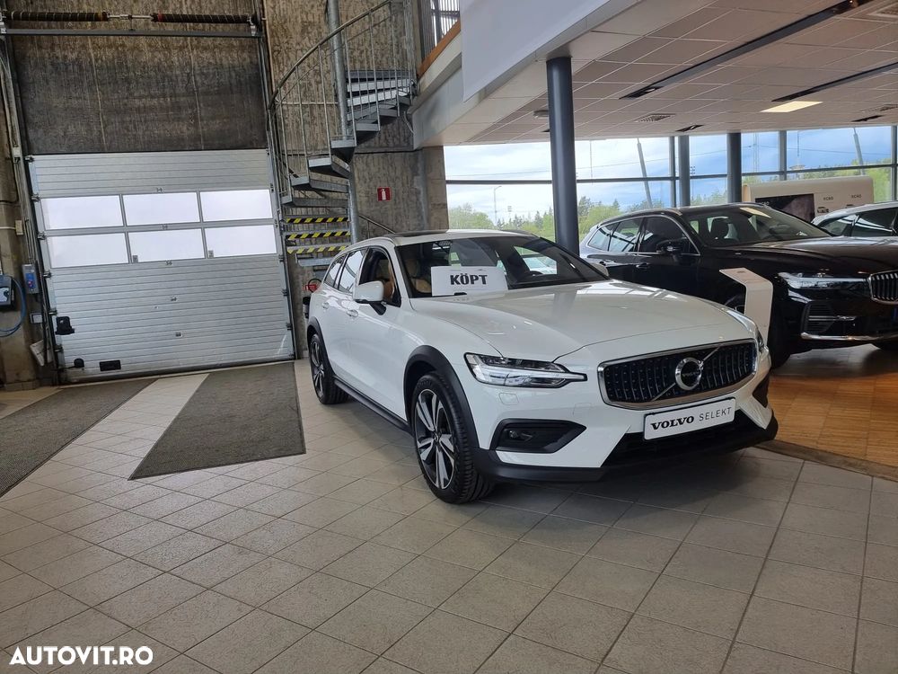 Volvo V60 D4 AWD Momentum Pro - 1