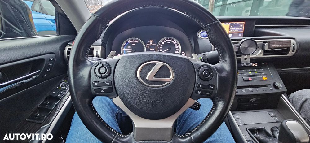 Lexus Seria IS Luxury Line - 9