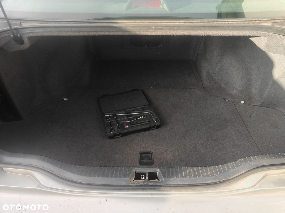 Lexus LS Standard - 13