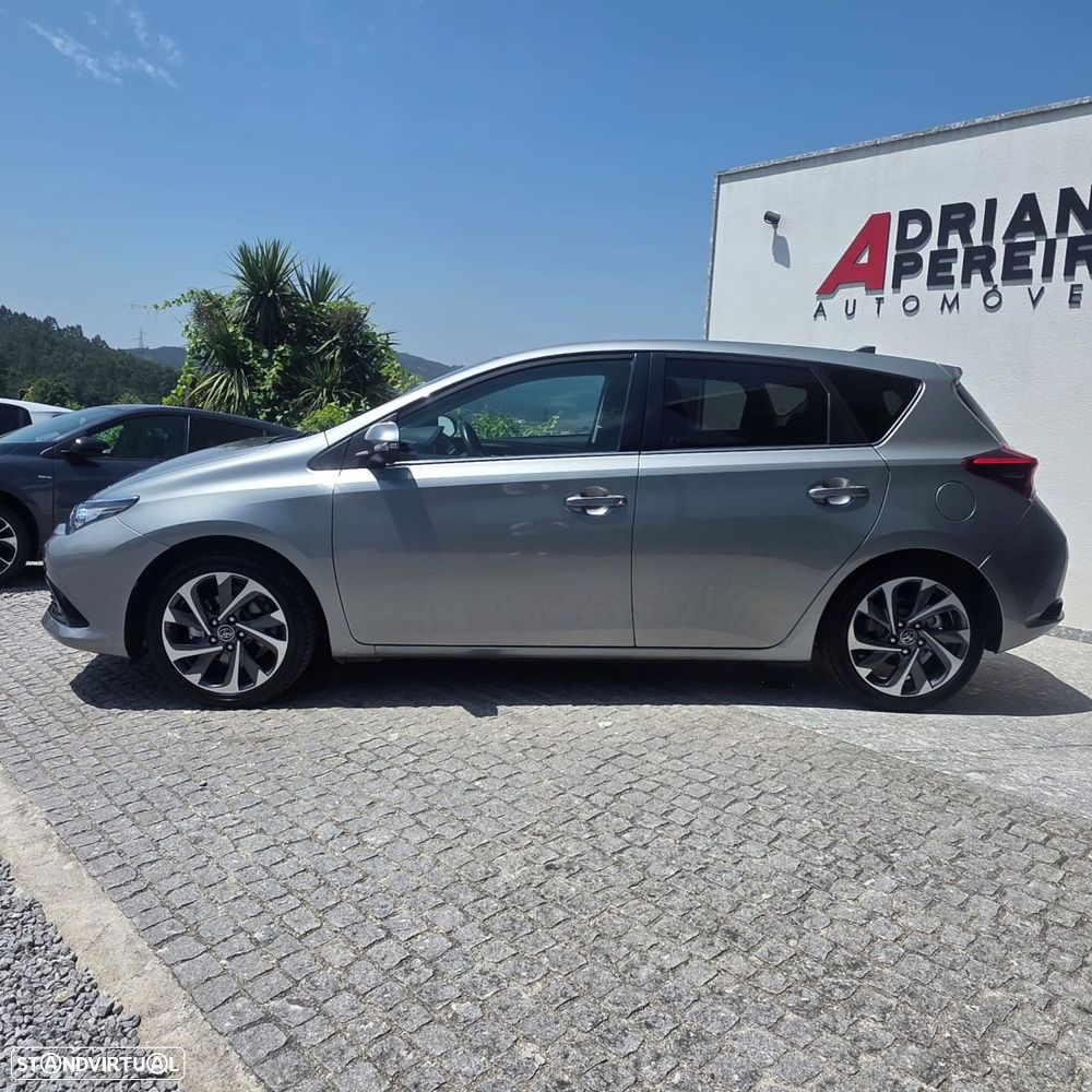 Toyota Auris 1.4 D-4D Comfort+Pack Sport - 4