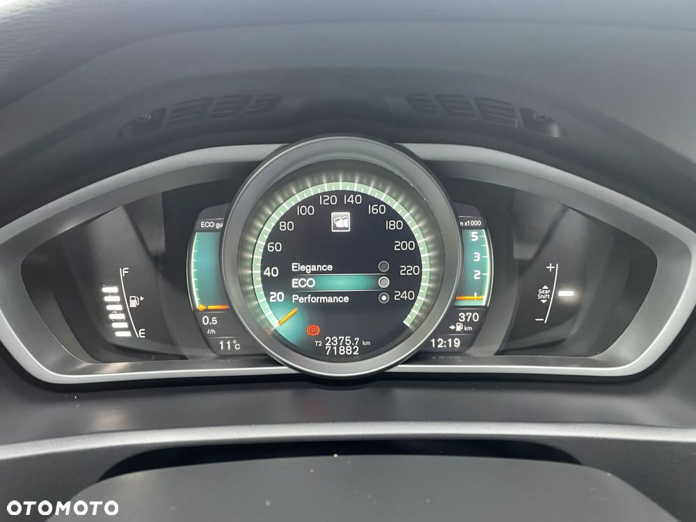 Volvo V40 D3 Momentum - 19