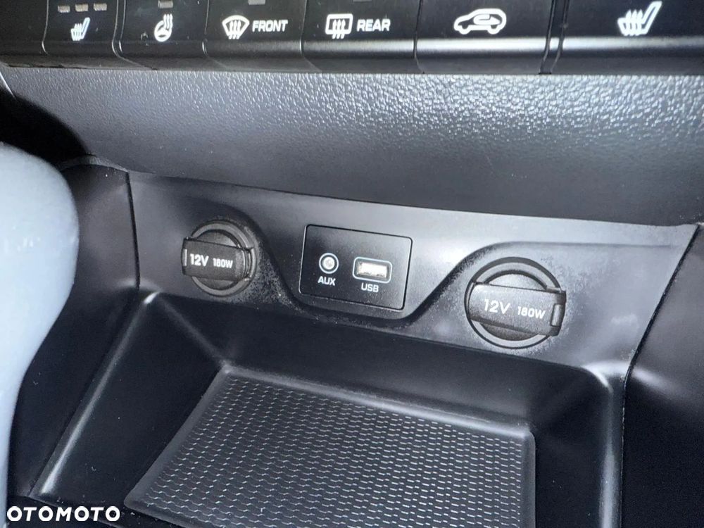 Hyundai Tucson 2.0 CRDi 4WD Automatik Style - 29