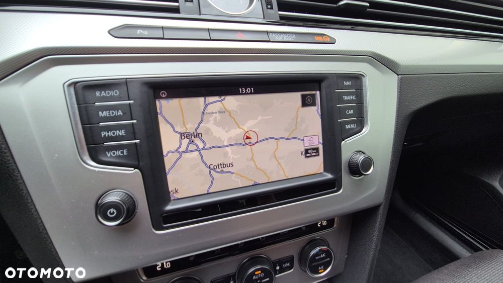 Volkswagen Passat 2.0 TDI (BlueMotion Technology) Comfortline - 11