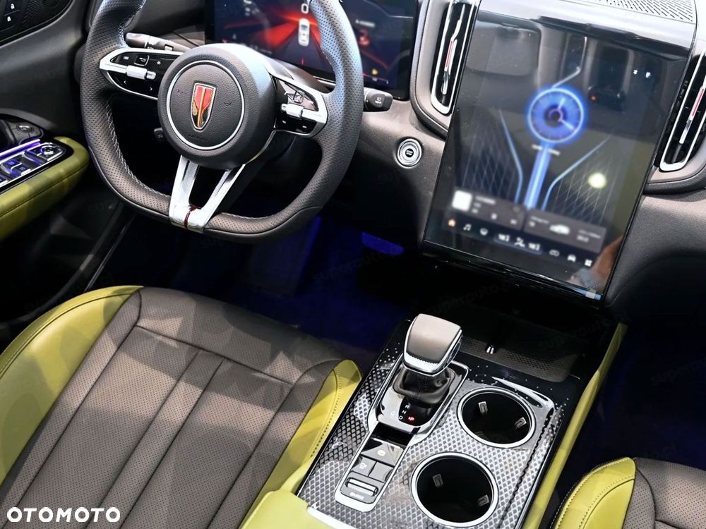 Hongqi HS3 - 8