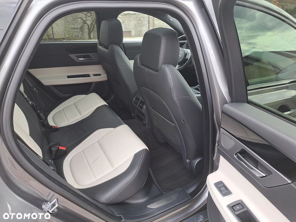 Jaguar XF P250 R-Dynamic SE - 7