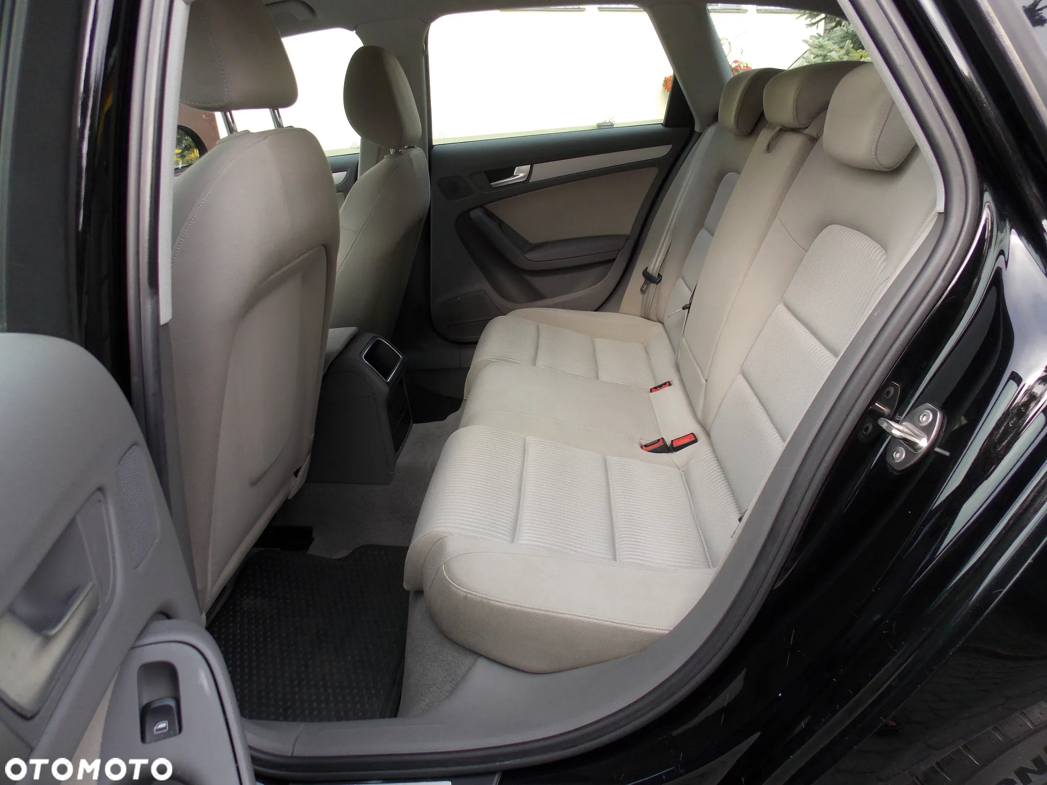 Audi A4 Avant 2.0 TDI DPF multitronic Ambiente - 22