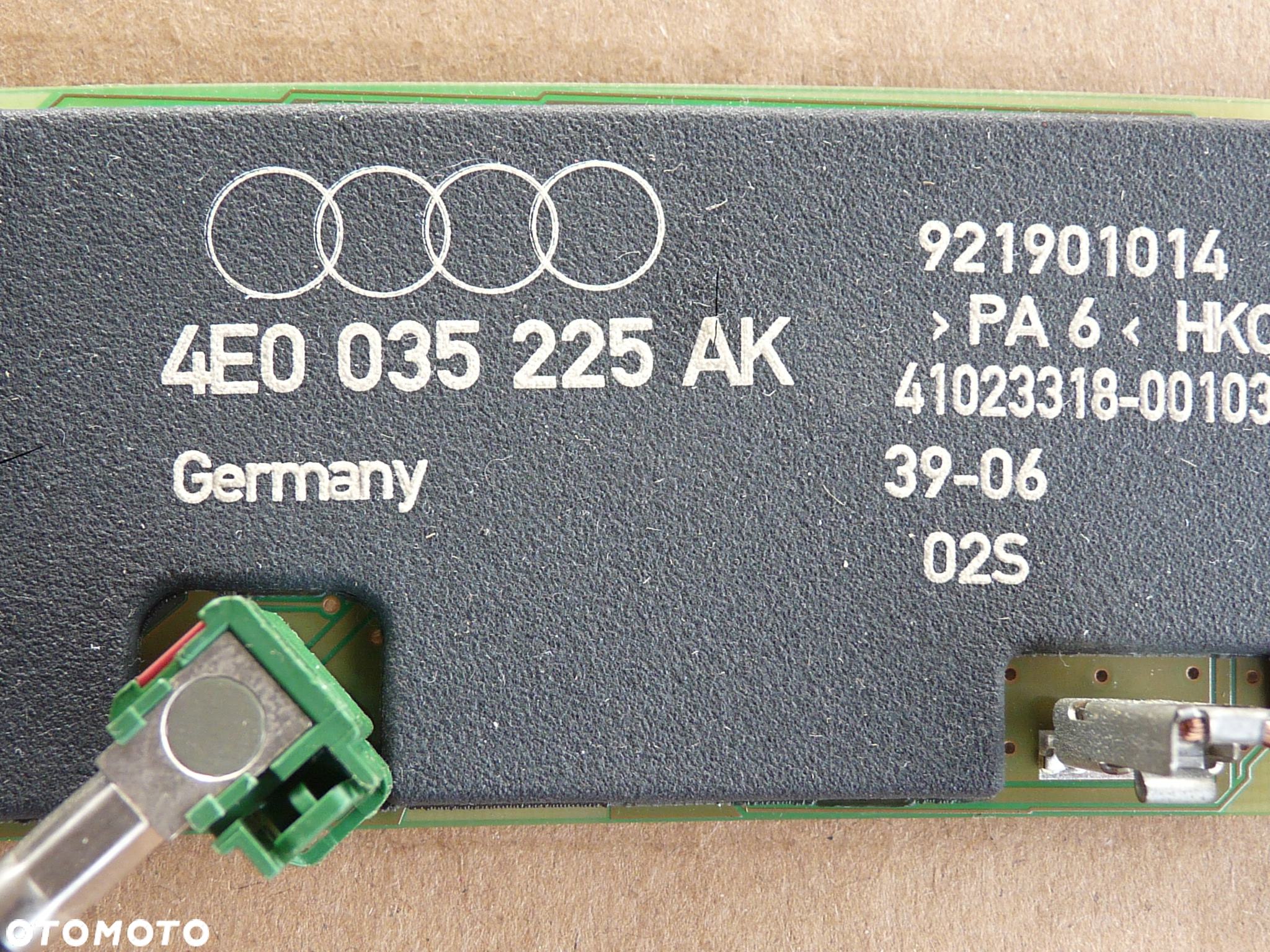 AUDI A8 D3 LIFT WZMACNIACZ ANTENY 4E0035225AA 4E0035225AF 4E0035225S 4E0035225AK 4E0035225AP - 3