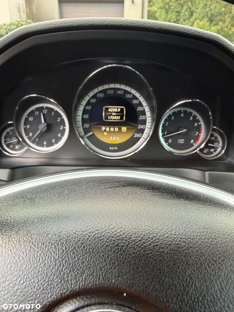 Mercedes-Benz Klasa E - 17