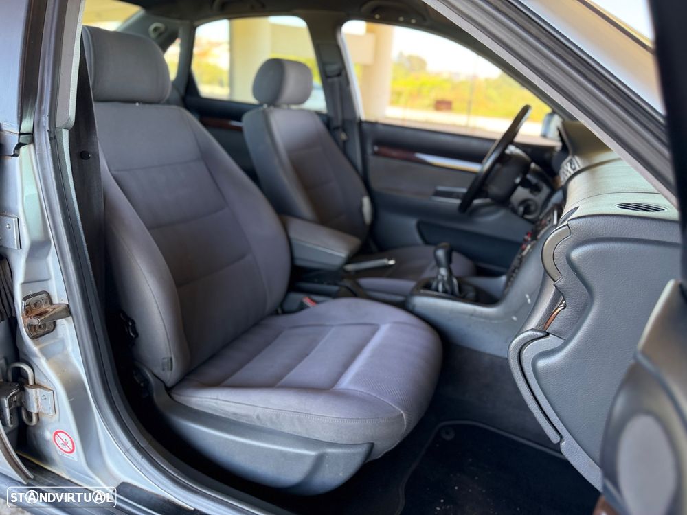 Audi A4 1.9 TDI Attraction - 8