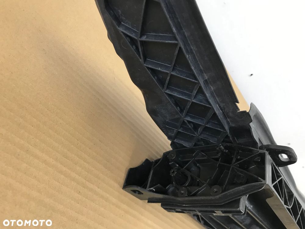 Żaluzja Audi e-tron 4KE121223 wlot kierownica powietrza - 12