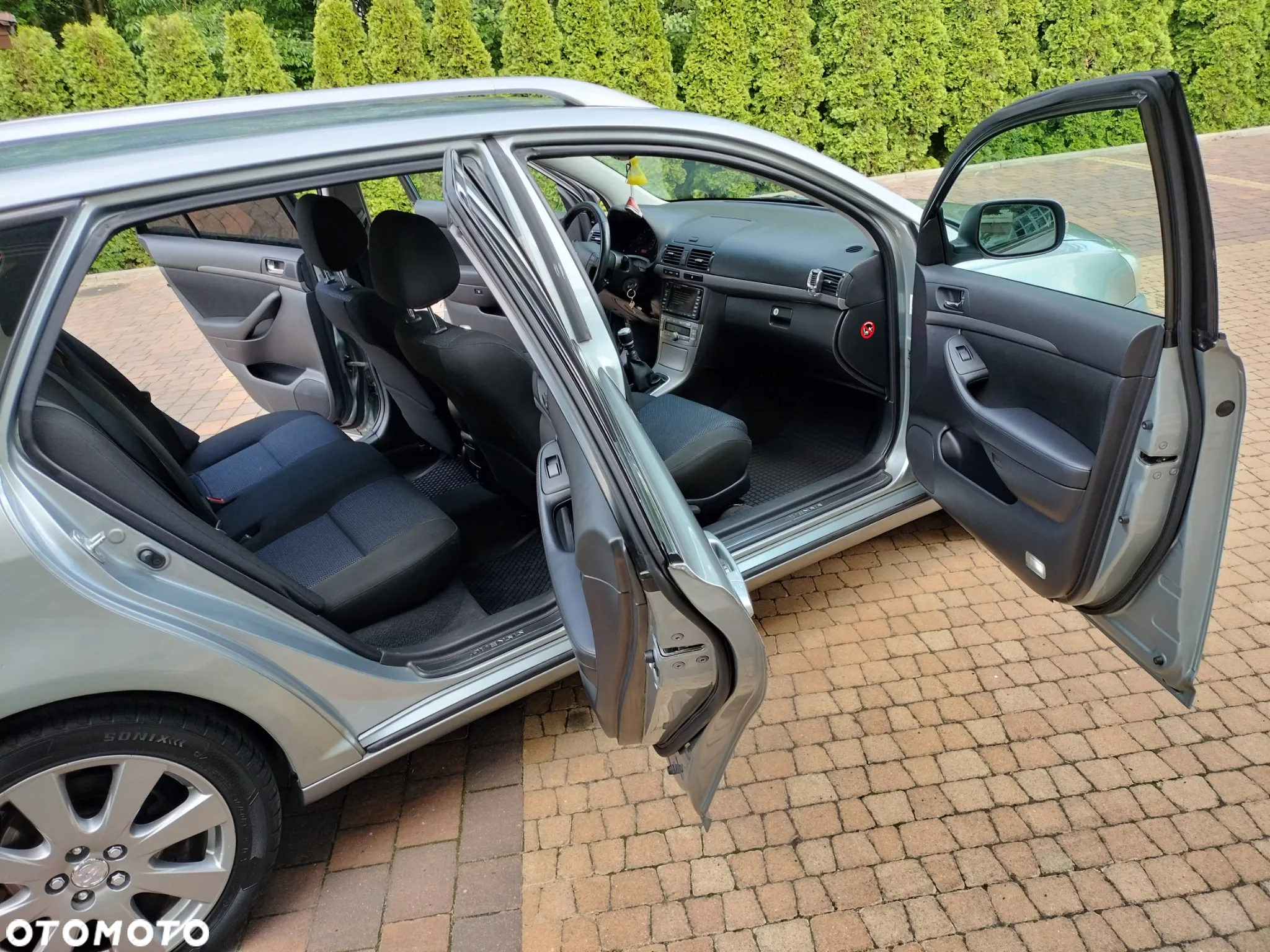 Toyota Avensis 2.0 D-4D Sol+NAVI - 18