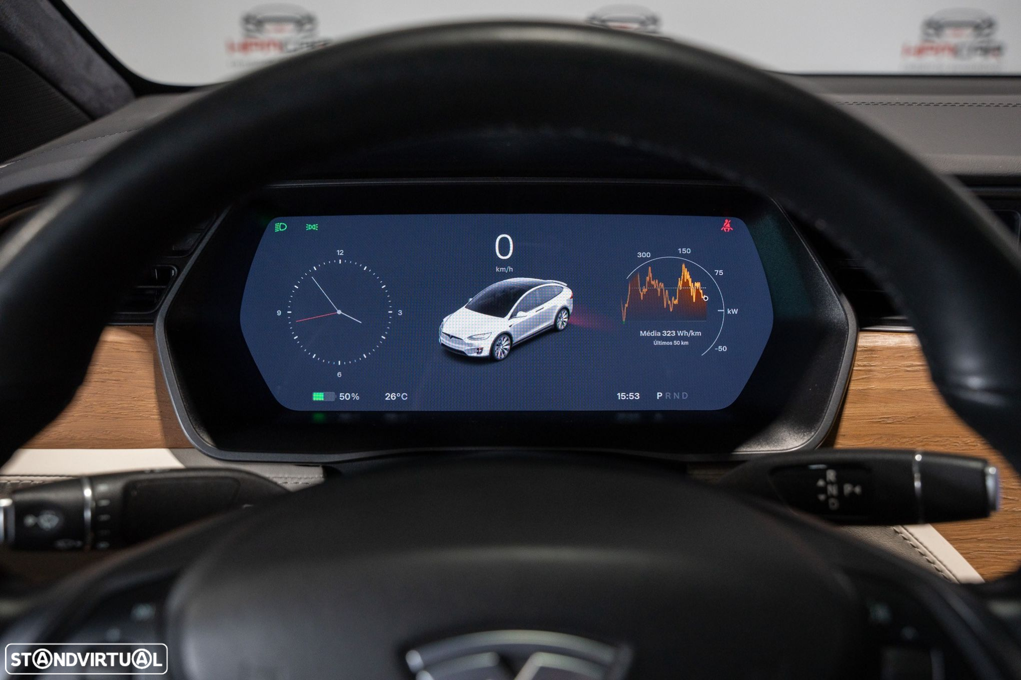 Tesla Model X - 19