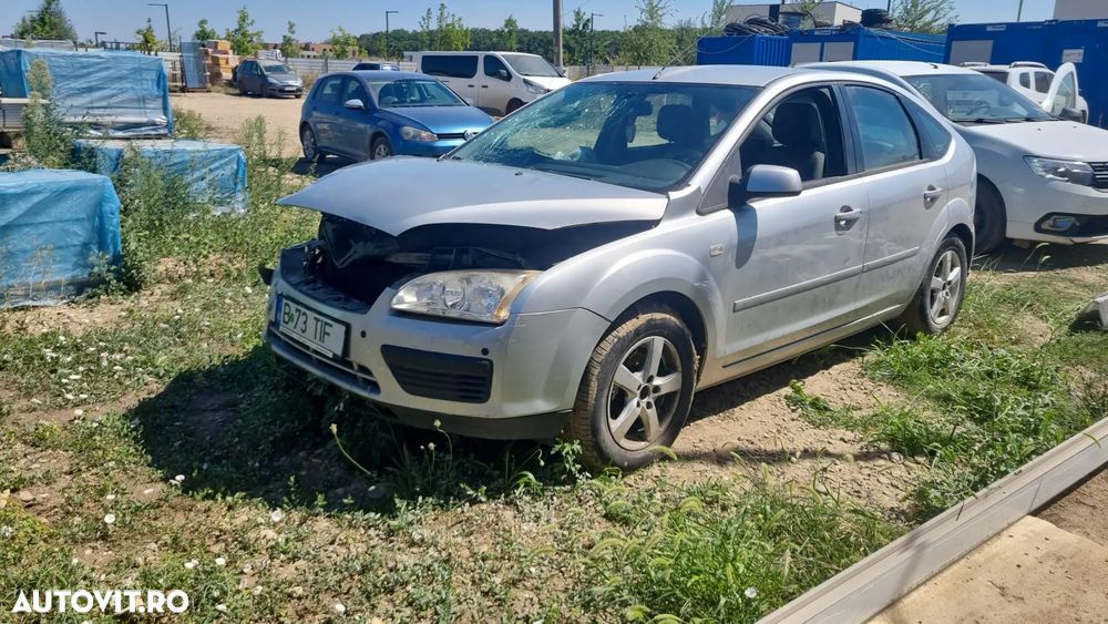 Ford Focus 1.4i Trend - 6