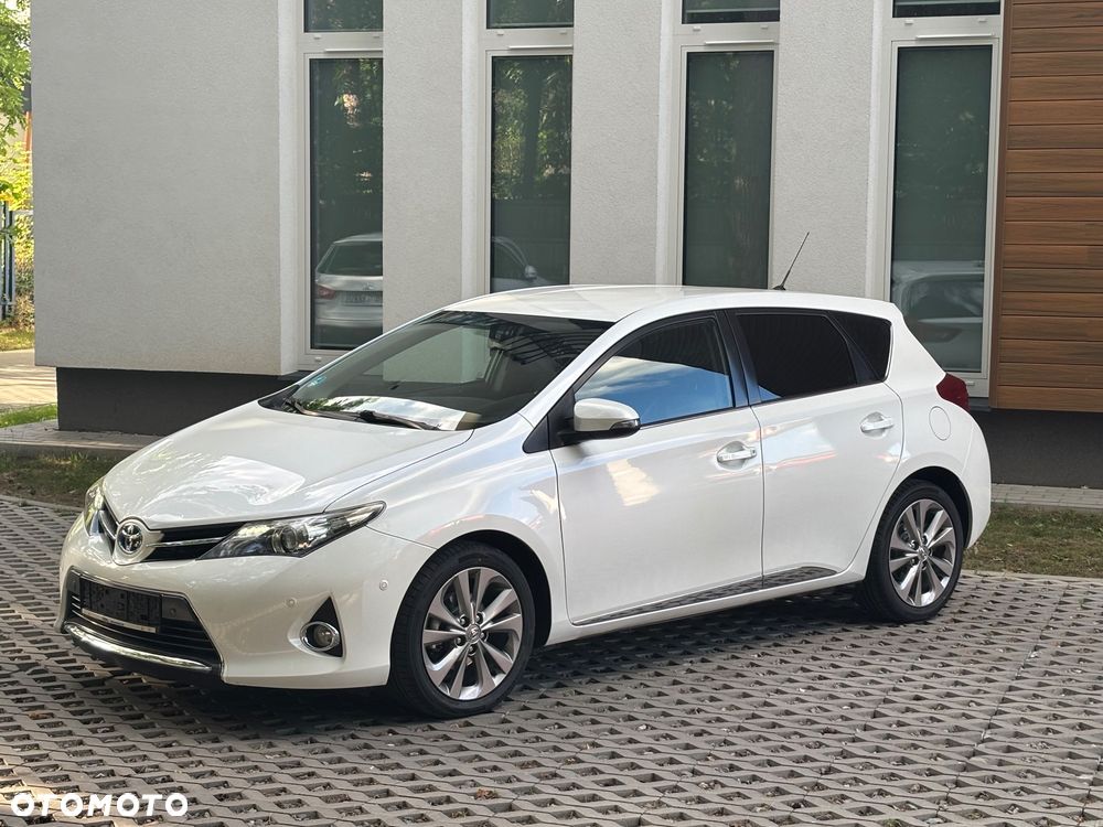 Toyota Auris - 1