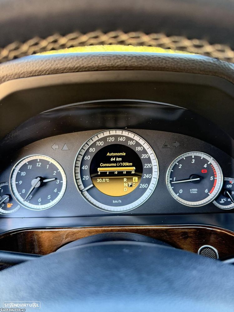 Mercedes-Benz E 200 CDi Classic BE Auto. - 14