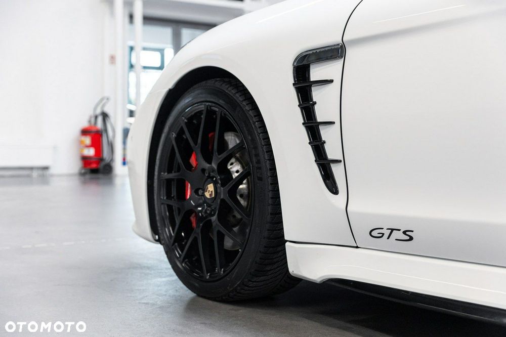 Porsche Panamera - 21