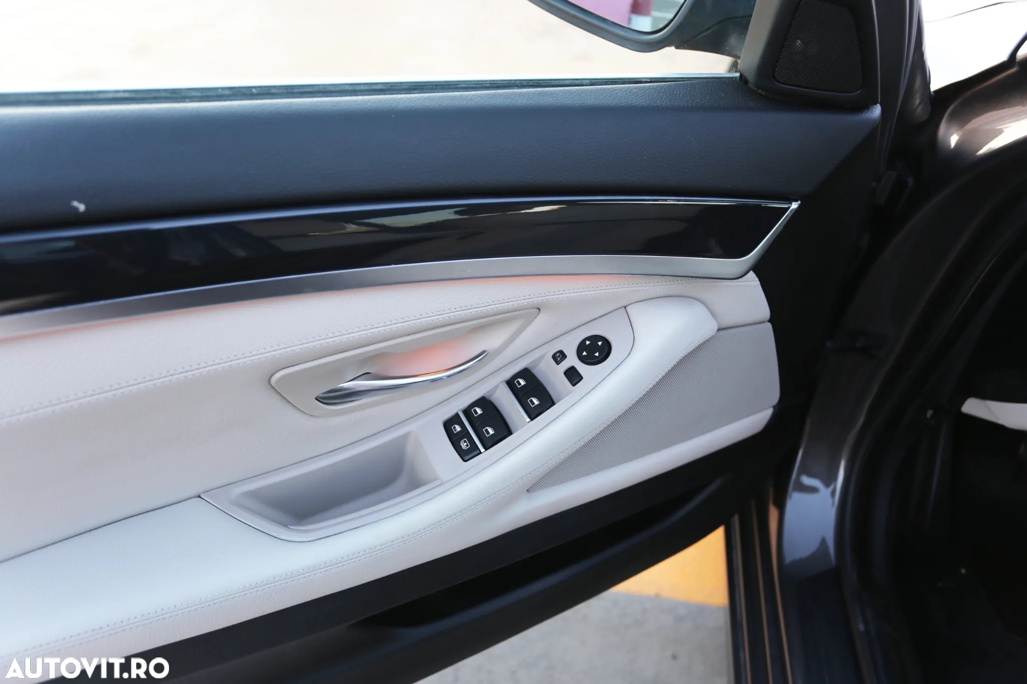 BMW Seria 5 528i - 11