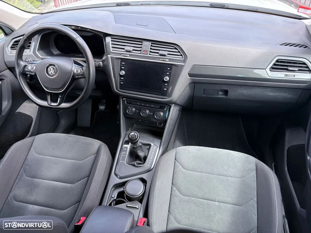 VW Tiguan 2.0 TDI R-Line - 32