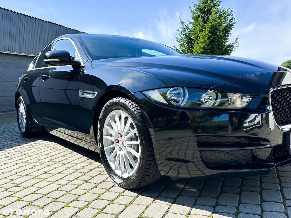 Jaguar XE 2.0 D R-Sport - 14