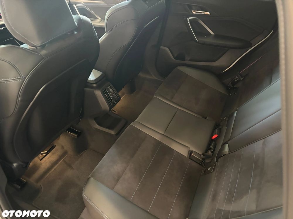 BMW X1 sDrive20i mHEV - 11