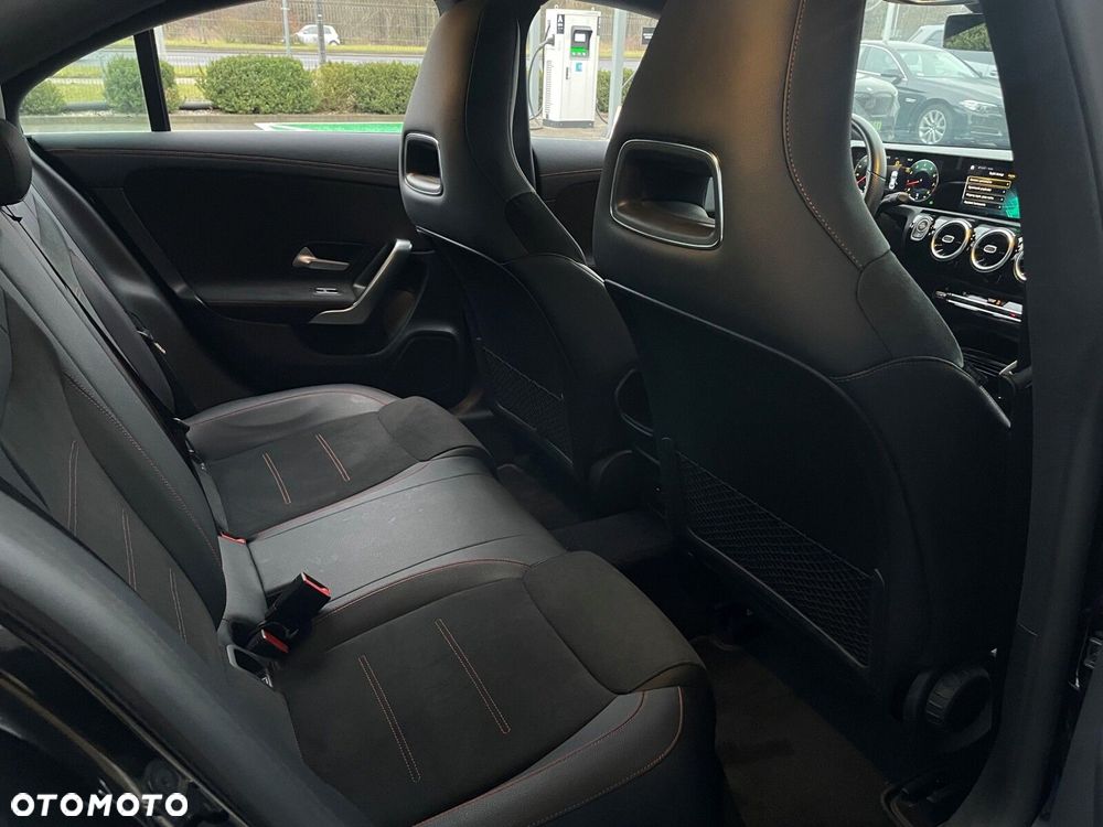 Mercedes-Benz CLA - 26