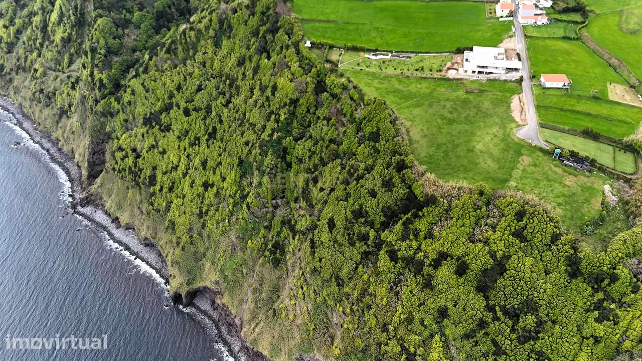 Terreno em Nordeste, Ilha de São Miguel - 6964m² - Grande imagem: 2/11