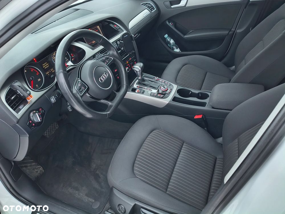 Audi A4 Avant 2.0 TDI DPF quattro S tronic Attraction - 5