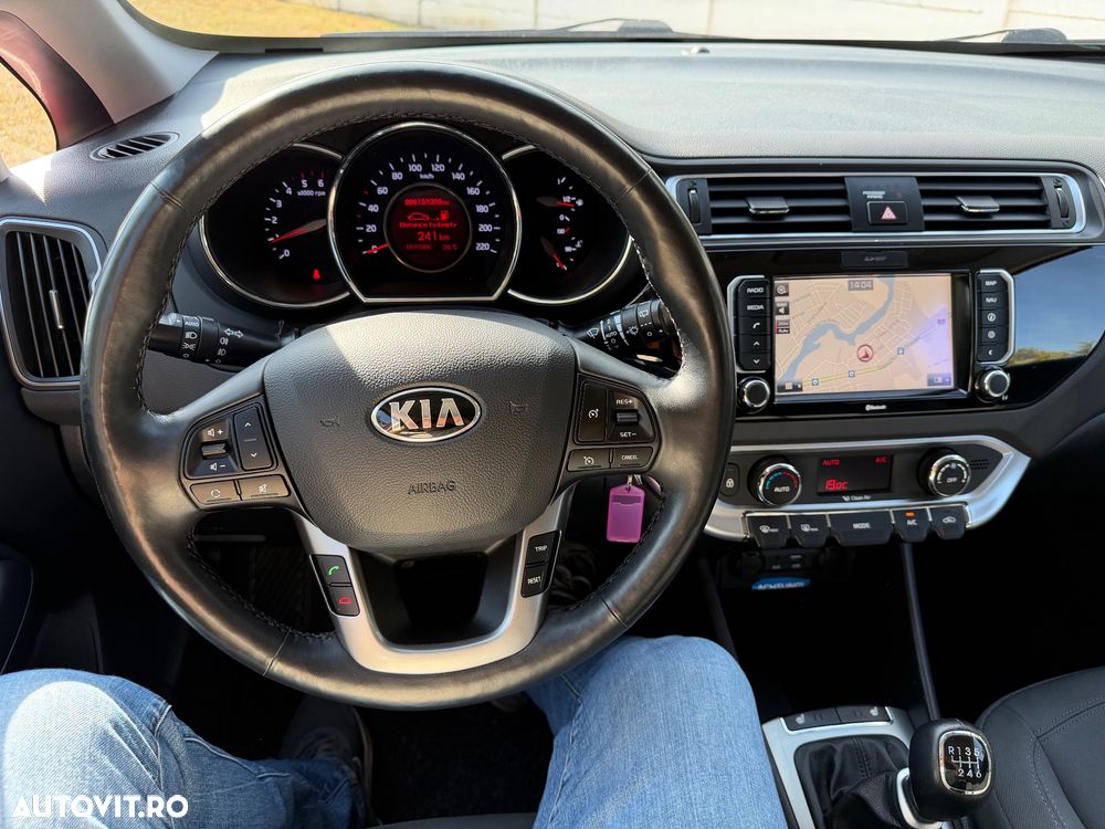 Kia Rio 1.1 CRDI Fifa World Cup Edition - 16