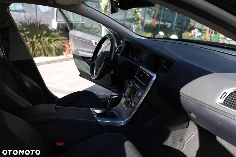 Volvo V60 D3 Drive-E Dynamic Edition (Momentum) - 15