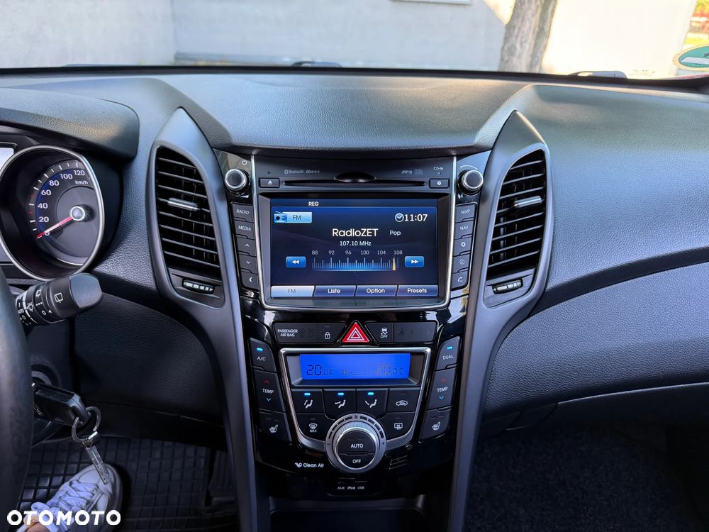 Hyundai i30 blue 1.6 GDI Passion - 17