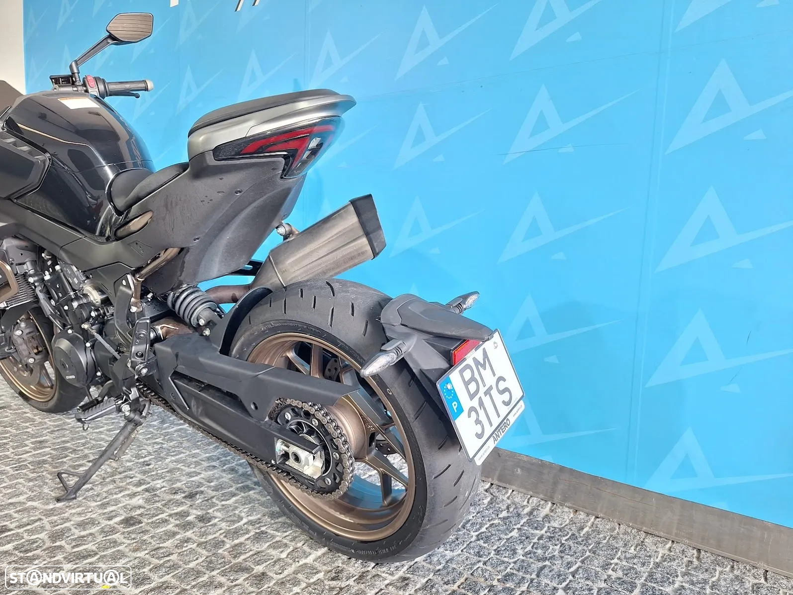 CF Moto 800NK - 7