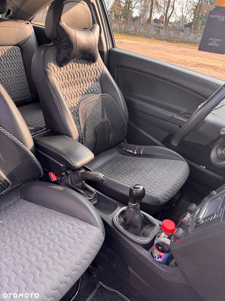 Opel Corsa 1.4 16V Cosmo - 20