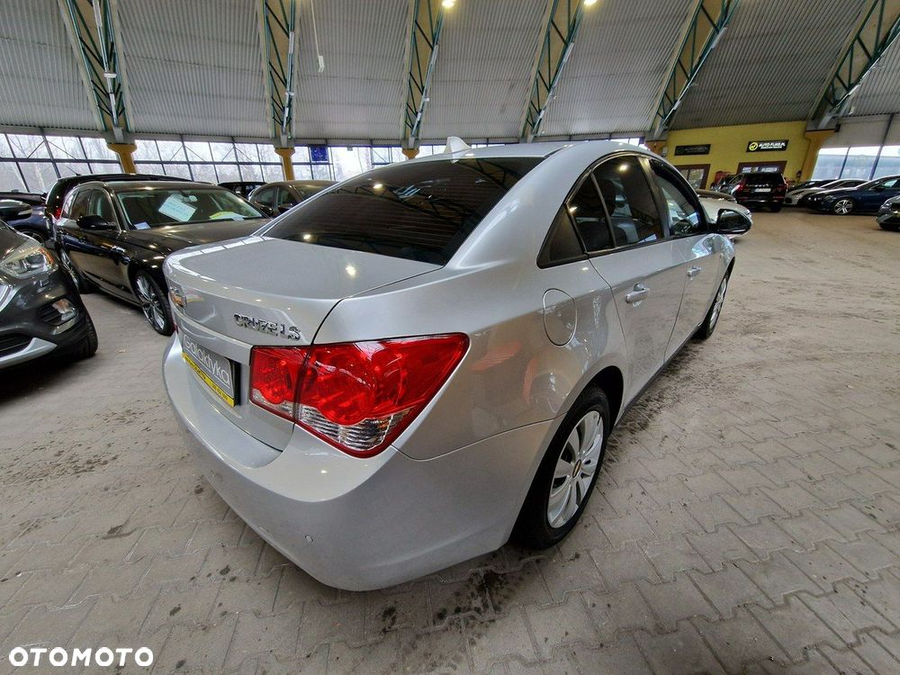 Chevrolet Cruze 1.6 LS - 7