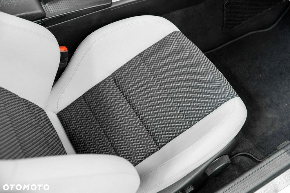 Mercedes-Benz Klasa C 63 AMG AMG SPEEDSHIFT MCT - 37