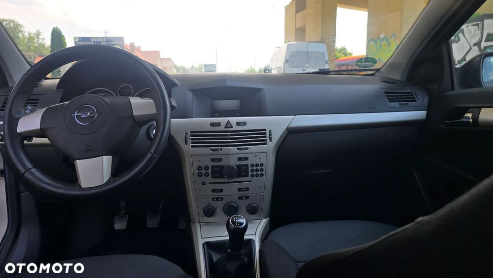 Opel Astra 1.6 Catch me - 34