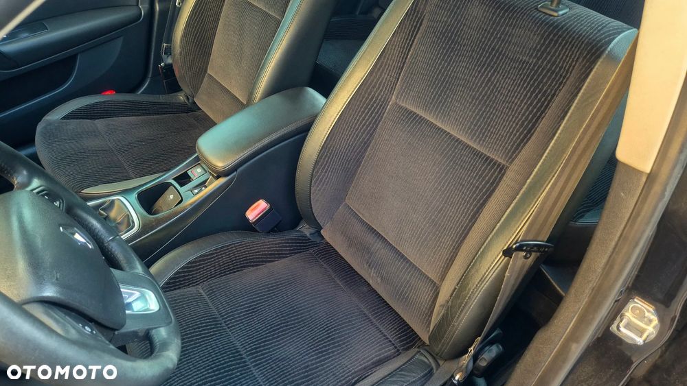 Renault Laguna Grandtour 2.0 dCi FAP Exception - 12