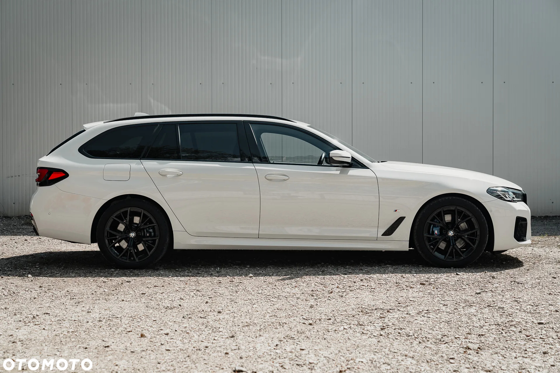 BMW Seria 5 520d xDrive Touring M Sport Edition - 6